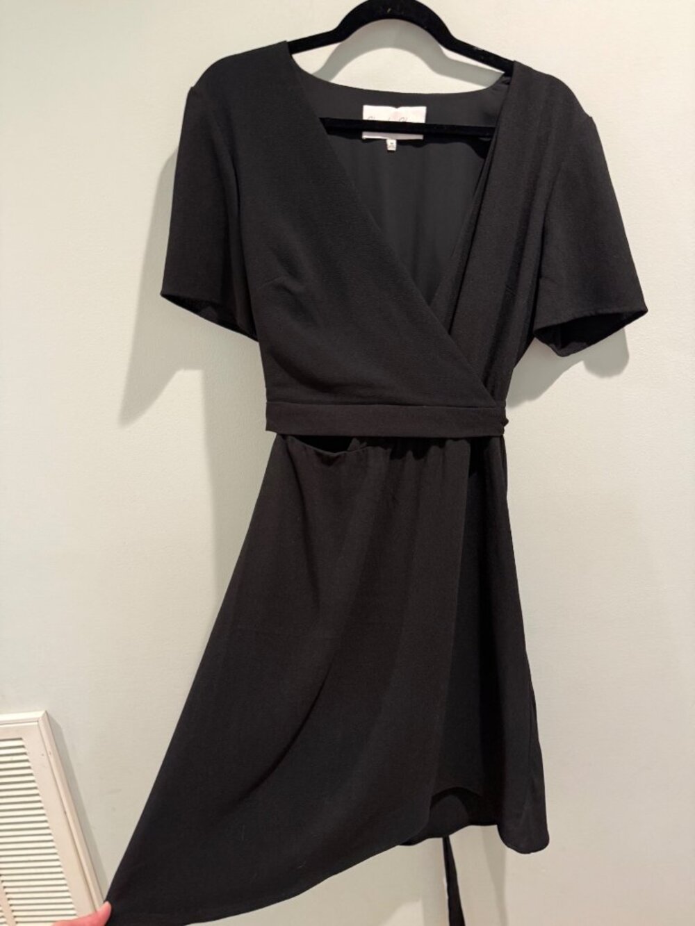 Charles Henry Women’s Black V-Neck Short Sleeve Wrap Mini Dress Medium LBD Chic